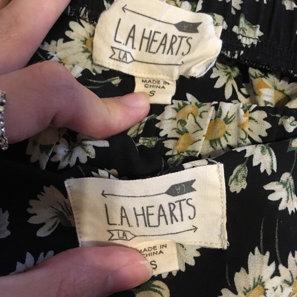 Pac Sun two piece daisy set - Picture 4 of 4